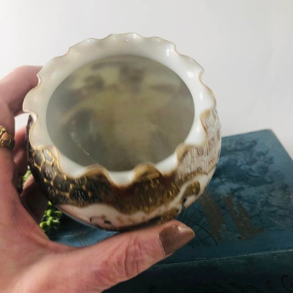 Vtg Japanese Bowl Translucent Gilded Moriage Porcelain Ruffled 3 and a half inch - Picture 6 of 9